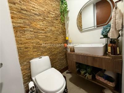 Apartamento de 3 alcobas en venta en Los Rosales, Bogotá, 185 m² · foto 10 de 15