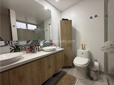 Apartamento de 3 alcobas en venta en Los Rosales, Bogotá, 185 m² · foto 11 de 15
