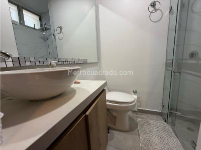 Apartamento de 3 alcobas en venta en Los Rosales, Bogotá, 185 m² · foto 12 de 15