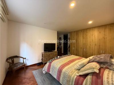 Apartamento de 3 alcobas en venta en Los Rosales, Bogotá, 185 m² · foto 13 de 15
