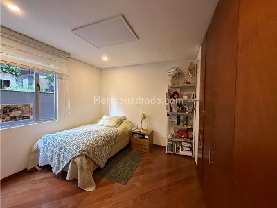 Apartamento de 3 alcobas en venta en Los Rosales, Bogotá, 185 m² · foto 15 de 15