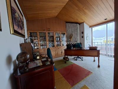 Apartamento de 3 alcobas en venta en La Carolina, Bogotá, 285 m² · foto 9 de 18