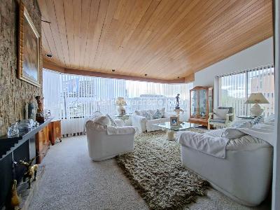 Apartamento de 3 alcobas en venta en La Carolina, Bogotá, 285 m² · foto 2 de 18