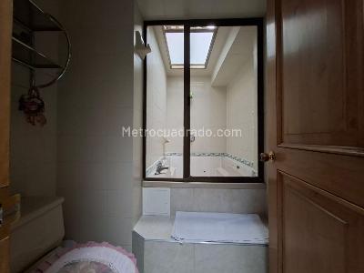 Apartamento de 3 alcobas en venta en La Carolina, Bogotá, 285 m² · foto 8 de 18
