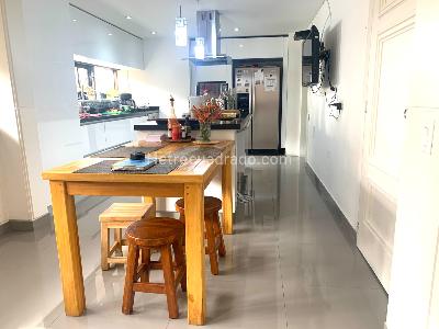 Apartamento de 3 alcobas en venta en El Refugio, Bogotá, 274 m² · foto 5 de 18