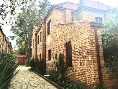 Casa de 5 alcobas en venta en El Nogal, Bogotá, 824 m² · foto 13 de 20