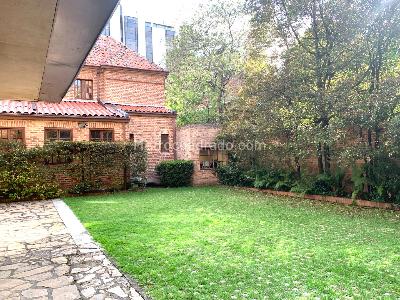 Casa de 5 alcobas en venta en El Nogal, Bogotá, 824 m² · foto 8 de 20
