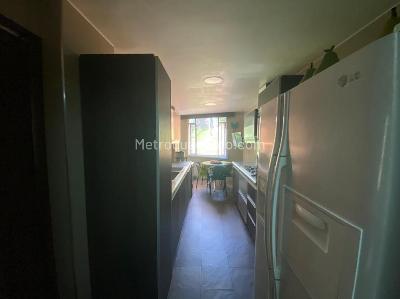 Apartamento de 3 alcobas en venta en Altamira De Iberia, Bogotá, 150 m² · foto 9 de 9