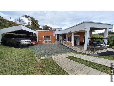 Casa de 3 alcobas en venta en Sector La Casona, Pereira, 236 m² · foto 2 de 20