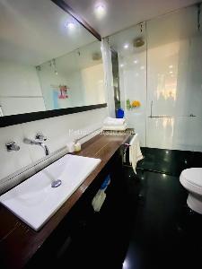 Apartamento de 3 alcobas en venta en Los Rosales, Bogotá, 204 m² · foto 13 de 19