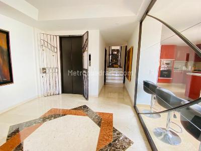 Apartamento de 3 alcobas en venta en Los Rosales, Bogotá, 204 m² · foto 8 de 19