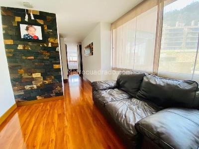 Apartamento de 3 alcobas en venta en Los Rosales, Bogotá, 204 m² · foto 9 de 19