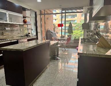 Apartamento de 3 alcobas en venta en Chapinero Alto, Bogotá, 296 m² · foto 12 de 13