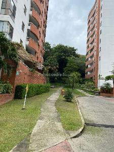 Apartamento de 3 alcobas en venta en Aguacatal, Cali, 240 m² · foto 11 de 20