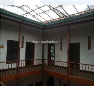 Casa de 5 alcobas en venta en La Candelaria, Bogotá, 450 m² · foto 5 de 9