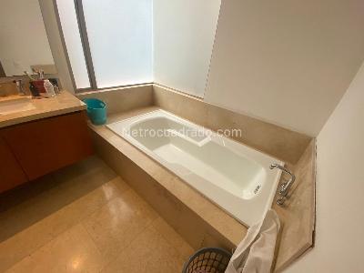 Apartamento de 3 alcobas en venta en Los Rosales, Bogotá, 380 m² · foto 9 de 13