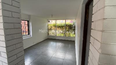 Casa de 5 alcobas en arriendo en Suba Niza, Bogotá, 365 m² · foto 3 de 20