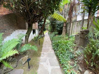 Casa de 3 alcobas en venta en Santa Barbara Central, Bogotá, 183 m² · foto 2 de 17