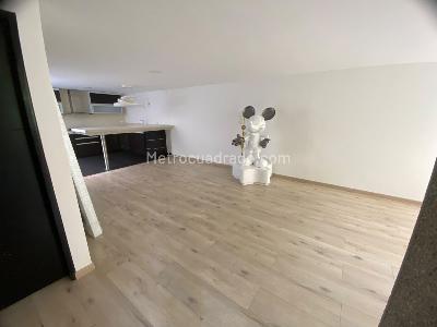 Casa de 3 alcobas en venta en Santa Barbara Central, Bogotá, 183 m² · foto 3 de 17