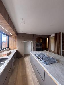 Apartamento de 3 alcobas en venta en El Nogal Chico, Bogotá, 211 m² · foto 2 de 20