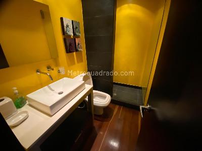 Apartamento de 2 alcobas en venta en Los Rosales, Bogotá, 210 m² · foto 13 de 16