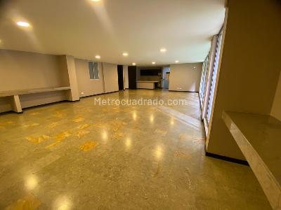 Apartamento de 2 alcobas en venta en Los Rosales, Bogotá, 210 m² · foto 14 de 16
