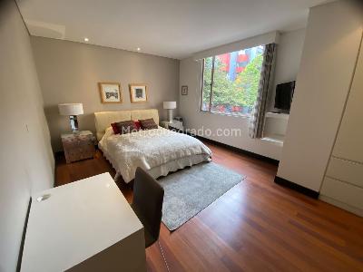 Apartamento de 2 alcobas en venta en Los Rosales, Bogotá, 210 m² · foto 8 de 16