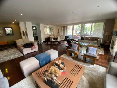 Apartamento de 2 alcobas en venta en Los Rosales, Bogotá, 210 m² · foto 4 de 16