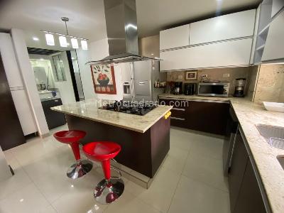 Apartamento de 2 alcobas en venta en Los Rosales, Bogotá, 210 m² · foto 9 de 16
