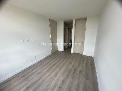Apartamento de 1 alcoba en venta en Senderos De Modelia, Bogotá, 39 m² · foto 6 de 12