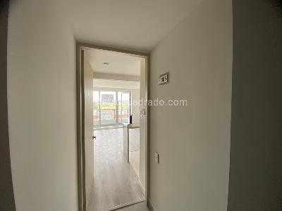 Apartamento de 1 alcoba en venta en Senderos De Modelia, Bogotá, 39 m² · foto 2 de 12