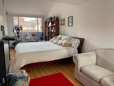 Casa de 3 alcobas en arriendo en Cedro Golf, Bogotá, 142 m² · foto 2 de 10