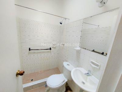 Casa de 5 alcobas en venta en Cedritos Lisboa, Bogotá, 250 m² · foto 15 de 19