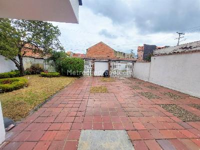 Casa de 5 alcobas en venta en Cedritos Lisboa, Bogotá, 250 m² · foto 17 de 19