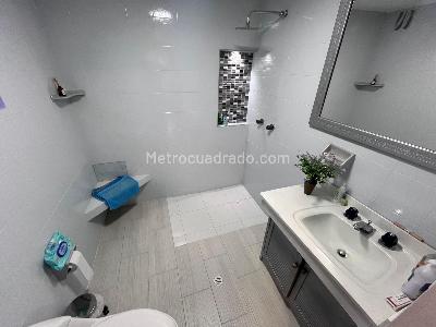 Apartamento en venta en Santa Barbara Occidental, Bogotá · foto 6 de 10