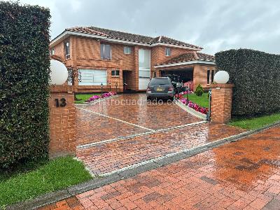 Casa de 4 alcobas en venta en Los Nogales De San Simon, Bogotá, 398 m² · foto 15 de 19