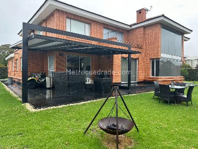 Casa de 4 alcobas en venta en Los Nogales De San Simon, Bogotá, 398 m² · foto 17 de 19