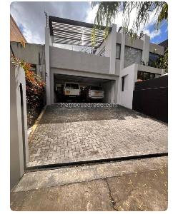 Casa de 3 alcobas en venta en Santa Barbara Alta, Bogotá, 600 m² · foto 9 de 14