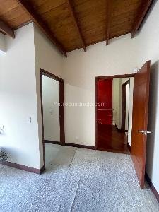Apartamento de 3 alcobas en venta en Cedritos Cedro Golf, Bogotá, 197 m² · foto 2 de 20