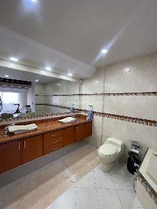 Apartamento de 3 alcobas en venta en Cedritos Cedro Golf, Bogotá, 197 m² · foto 4 de 20