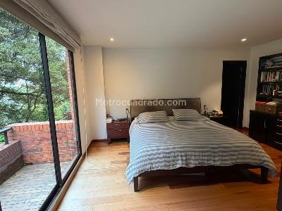 Apartamento de 3 alcobas en venta en Cerros De Santa Barbara, Bogotá, 229 m² · foto 11 de 19