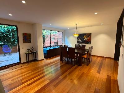 Apartamento de 3 alcobas en venta en Cerros De Santa Barbara, Bogotá, 229 m² · foto 5 de 19
