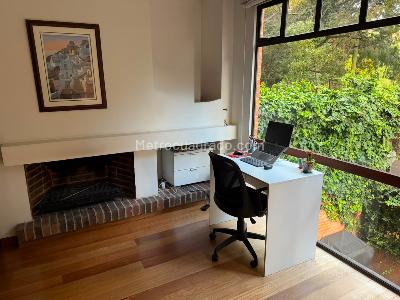 Apartamento de 3 alcobas en venta en Cerros De Santa Barbara, Bogotá, 229 m² · foto 8 de 19