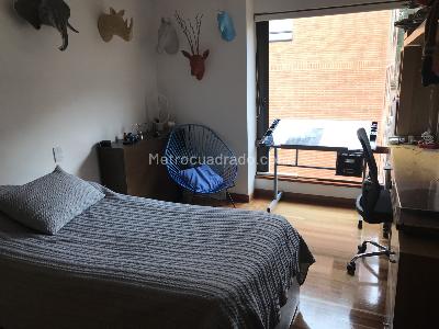 Apartamento de 3 alcobas en venta en Emaus Rosales, Bogotá, 158 m² · foto 3 de 20