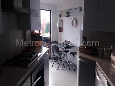 Apartamento de 3 alcobas en venta en Sierras Del Moral, Bogotá, 220 m² · foto 5 de 19