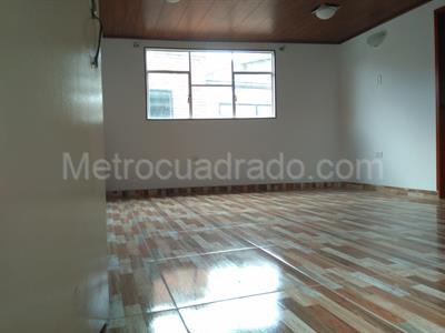 Apartamento de 3 alcobas en venta en Centro Fontibon, Bogotá, 54 m² · foto 2 de 17