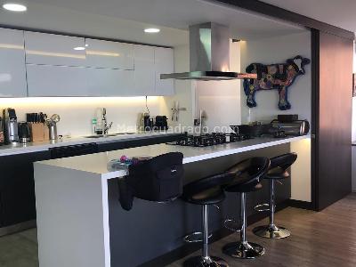 Apartamento de 3 alcobas en venta en Altos De Chico, Bogotá, 200 m² · foto 6 de 16