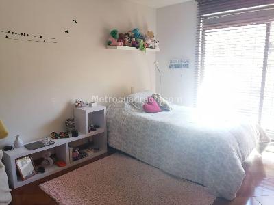Apartamento de 4 alcobas en venta en Chico Los Rosales, Bogotá, 375 m² · foto 11 de 17