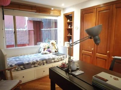 Apartamento de 4 alcobas en venta en Chico Los Rosales, Bogotá, 375 m² · foto 12 de 17