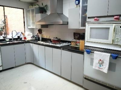 Apartamento de 4 alcobas en venta en Chico Los Rosales, Bogotá, 375 m² · foto 2 de 17